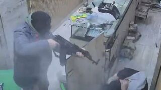 Two brothers gunned down in their jewelry store in Syria