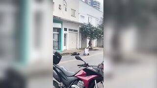 Motorcyclist Gets Fatally Stasbbed By Truck Driver During Road Rage Fight