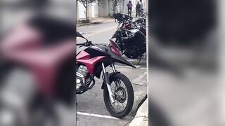 Motorcyclist Gets Fatally Stasbbed By Truck Driver During Road Rage Fight