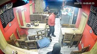 WCGW When You Get Into A Fight With An Armed Robber