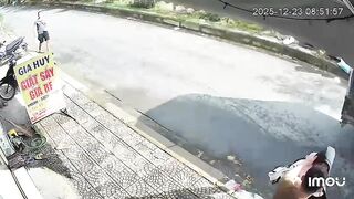 Lunatic Stabs His EX In Broad Daylight