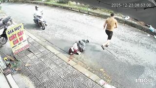Lunatic Stabs His EX In Broad Daylight