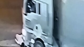 A truck fatally crushed a marketplace warehouse employee in the Moscow region