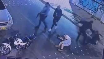 Man Jumped And Mugged By Gang In Bogota