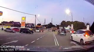 Dashcam Captures Instant Death Of A Motorcyclist