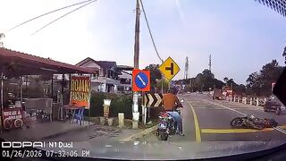 Dashcam Captures Instant Death Of A Motorcyclist