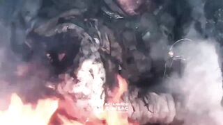 2 Russian soldiers are hit by a Ukrainian drone