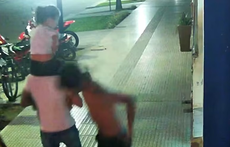 A Mentally Ill Man Brutally Assaulted and Knocked Out a Father who was Carrying His D