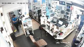 Shop Owner Kills Armed Robber but His Girlfriend Got Fatally Shot Also