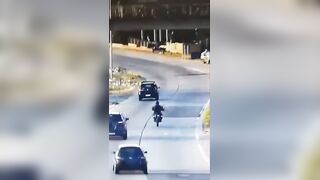 Good Samaritan Rams Motorcycle Thief {CCTV & Aftermath}