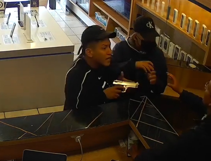 Riobamba Cell Phone Store Robbery Goes Wrong
