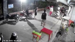 Man Dies After Getting Throat Slit During Street Fight