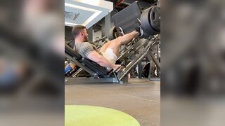Sickening Moment Bodybuilder Suffers Horror Injury While Trying to Leg Press 400kg