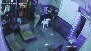 Off Duty Cop Kiled With Own Gun During Fight Inside The Bar In Peru