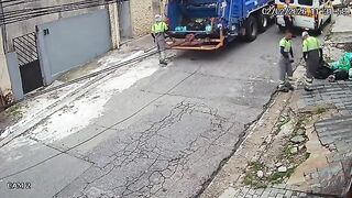 Pit Bull Attacks Garbage Collectors During Shift In Jabaquara