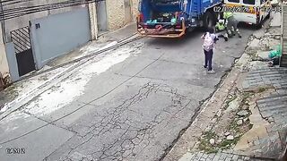 Pit Bull Attacks Garbage Collectors During Shift In Jabaquara