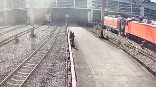 Worker Crushed Between Train Carriages During Shunting Op At Qidu Station