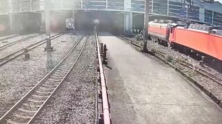 Worker Crushed Between Train Carriages During Shunting Op At Qidu Station