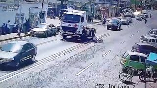 Venezuelan Man Witnesses Death Of GF In Traffic Accident