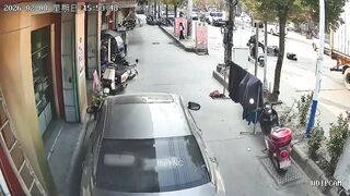 Moped Rider`s Last Day Caught On CCTV