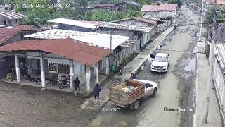 Sicarios Ambush Truck And Open Fire Killing Two In Ecuador