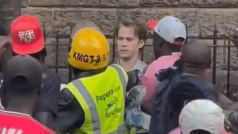 Thief Attacked By Mob After Trying To Rob A White Guy In Africa