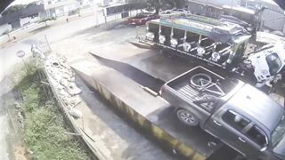 Car Wash Worker Killed After Driver Crashes Into Him Whilst Going Up Ramp