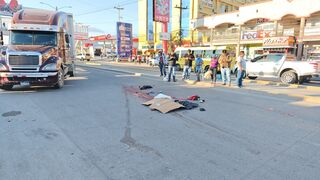 Hombre de 80 no pudo cruzar la peligrosa calle