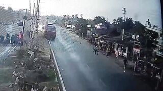 Drunk Driver Of The Tanker Truck Kills Two In India