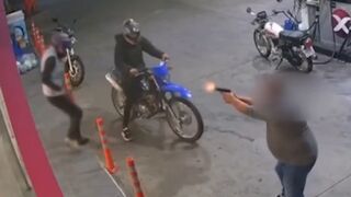 Retired Police Officer Shoots Robber In the Head at a Gas Station