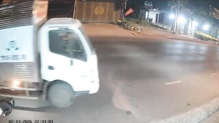 Heartless Trucker Decides To Finish Off A Moped Rider