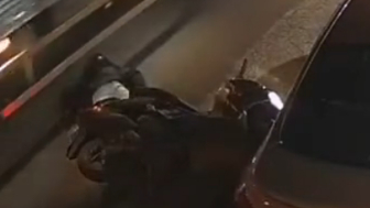 Heartless Trucker Decides To Finish Off A Moped Rider
