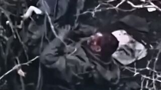 An Orc lost both legs, so he solved it with a grenade (full)