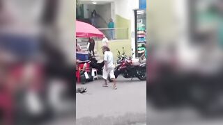 Man Gets Stabbed In Chest During A Street Fight In Colombia