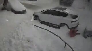 A woman was hit by a huge snowstorm in Perm