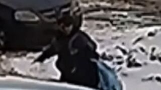 In Chelyabinsk, a man stabbed his girlfriend in front of passersby