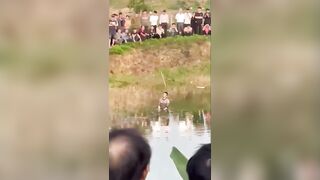 Crazy Man Slits His Throat In Public Using A Butcher Knife