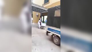 Crazy Man Slits His Throat In Public Using A Butcher Knife