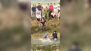 RAW:Another Angle Of Man Slitting Throat In Vietnam {SKIP to 3.10}
