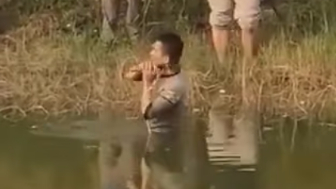 RAW:Another Angle Of Man Slitting Throat In Vietnam {SKIP to 3.10}
