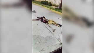 Man Dragged For Around 200 Meters In Maracaibo After Being Hit by A Car