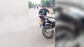 Angry Dude Headbutts Helpless Woman During Confrontation In Colombia