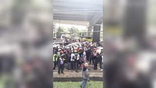 Thief Attacked By Mob After Snatching Phone From Motorcyclist
