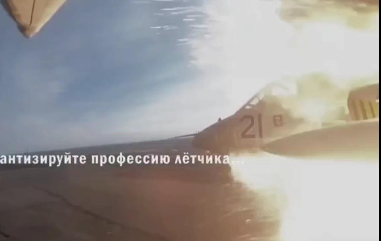 Ukrainian Su-25 pilot records his own death.