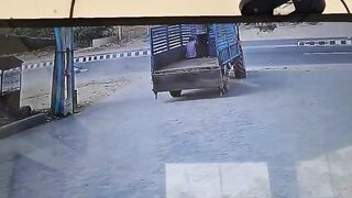 Every Minute Somebody Dies On Roads Of India