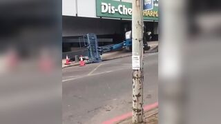 Cherry Picker Overturns Whilst Being Unloaded, Throwing Man Onto the Pavement (Dies)