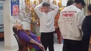 Elderly Woman Dies During Family Meeting