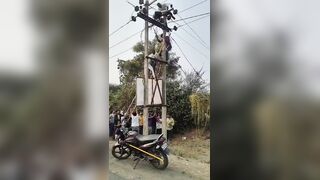 Useless Attempts To Revive Electrocuted Worker, Poor Bastard Died