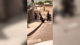 Woman Fights For Her Purse During Violent Robbery