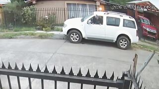 Wannabe Thief Meet Karma Face-First